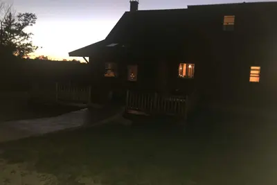 Image de Ridgehaven est une cabane paisible et isolée sur 40 beaux hectares boisés