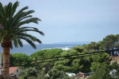 Image de Appartement d'une chambre avec la terrasse et la vue sur le mer Banjol, Rab (A-14134-b)