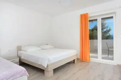 Image de Appartement de deux chambres avec la terrasse et la vue sur le mer Stanici, Omis (A-1027-d)