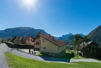 Ela Apartments - 2, 1 chambre appartement dans le village alpin Dovje (3 personnes)