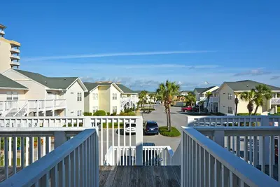 Image de Condo # 9216 est un 1 Beach Walk Beach ** Décor vibrant ** près de la piscine