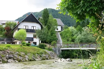 Image de Mostnica Cottage - Location d'une maison de vacances Ă Stara Fuzina au lac de Bohinj, pour 12 personnes