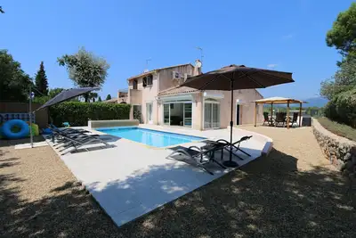 Image de Villa, piscine privée chauffée, climatisation, wifi, Valbonne 10 min à pied