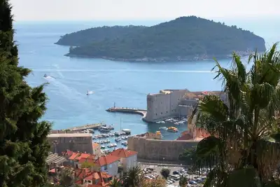 Image de Appartement de deux chambres avec la terrasse et la vue sur le mer Dubrovnik (A-4673-a)