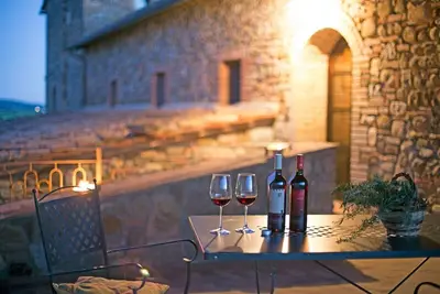 Image de Maison en pierre typique Ă la recherche de vignobles Banfi avec piscine et proche de la mer