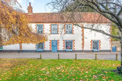 Image de Green Side Cottage - Trois Chambres Maison, Couchages 6