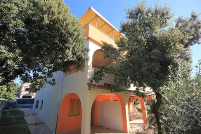 Image de Appartement d'une chambre avec la terrasse et la vue sur le mer Mandre, Pag (A-9354-d)
