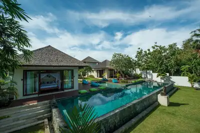 Image de Superbe villa de 5 chambres près de la plage de Nelayan - Canggu;