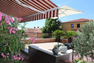Image de Appartement d'une chambre avec la terrasse Rabac, Labin (A-7429-b)