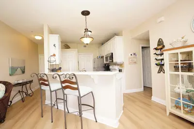 Image de Condo # 4109 est un canal de court de tennis de 2 chambres