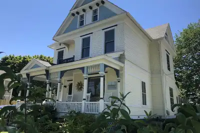 Image de Nous acceptons maintenant les réservations pour 2020! | Blue View Victorian | 4 Bedroom South Haven, Mi