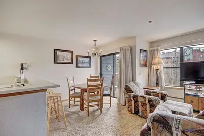 Accès en première ligne à l'historique Breck 2Br 1. 5Ba 8 personnes