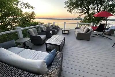 Image de Maison exclusive du lac Pewaukee ~ Comprend des kayaks!