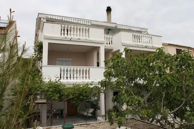 Image de Appartement de deux chambres avec la terrasse et la vue sur le mer Sveti Petar, Biograd (A-6175-c)