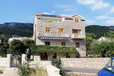 Image de Appartement de deux chambres avec la terrasse et la vue sur le mer Bol, Brac (A-2900-e)