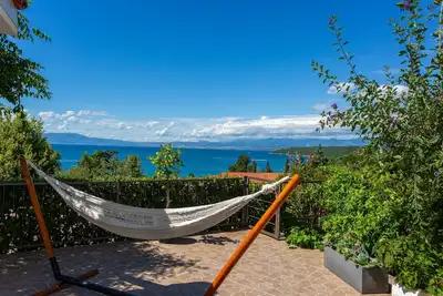 Image de Appartement de deux chambres avec la terrasse et la vue sur le mer Njivice, Krk (A-5296-a)