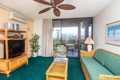 Image de Condo Relaxation w/Roomy Living Area, Lanai, Kitchen, WiFi–Kamaole Sands 4303