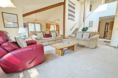 Image de Cette maison a A / C et 8 passes Sharc à utilisation illimitée!