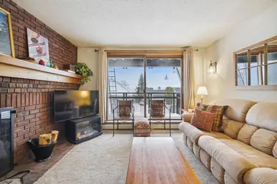 Image de Ski on / ski de droite de votre porte, avec piscine, bain à remous et centre de fitness