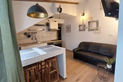 Image de Appartement de deux chambres avec la terrasse et la vue sur le mer Jelsa, Hvar (A-5703-a)