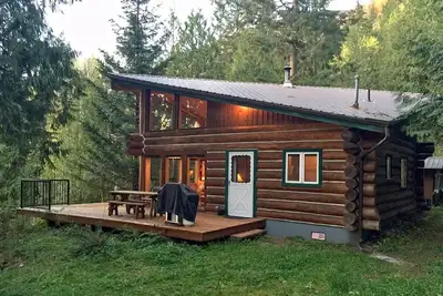 Image de Cabine n ° 97 - Cabane à bois 'pinecone' au lac qui accepte les animaux de compagnie!