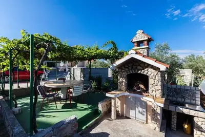 Image de Appartement de deux chambres avec la terrasse Kukljica, Ugljan (A-8238-c)