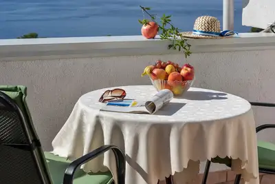 Garçonnière avec la terrasse et la vue sur le mer Podgora, Makarska (As-6671-a)
