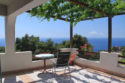Garçonnière avec la terrasse et la vue sur le mer Sveta Nedilja, Hvar (As-8792-a)