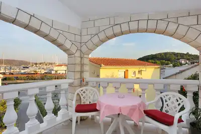 Image de Appartement de deux chambres avec la terrasse et la vue sur le mer Rogoznica (A-4162-a)
