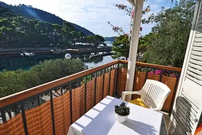 Image de Garçonnière avec le balcon et la vue sur le mer Pasadur, Lastovo (As-8351-b)