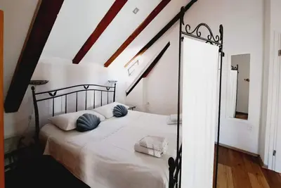 Image de Garçonnière prés de la plage Vis (As-2452-a)