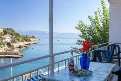 Image de Appartement de trois chambres prés de la plage Baie Zaraće (Gdinj), Hvar (A-2047-b)
