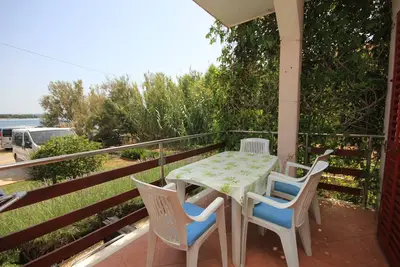 Image de Appartement d'une chambre avec la terrasse et la vue sur le mer Kraj, Pasman (A-8247-a)