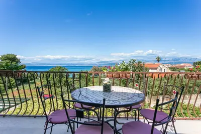 Image de Appartement de trois chambres avec la terrasse et la vue sur le mer Mirca, Brac (A-732-b)