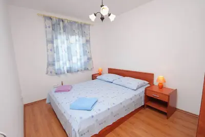 Image de Appartement de deux chambres avec la terrasse et la vue sur le mer Njivice, Krk (A-5458-c)