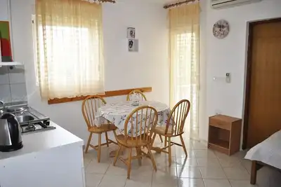 Image de Appartement d'une chambre avec le balcon Vir (A-13686-a)