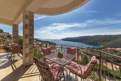 Image de Appartement de deux chambres avec la terrasse et la vue sur le mer Rabac, Labin (A-7441-a)
