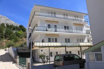 Image de Appartement d'une chambre avec le balcon et la vue sur le mer Nemira, Omis (A-4652-b)
