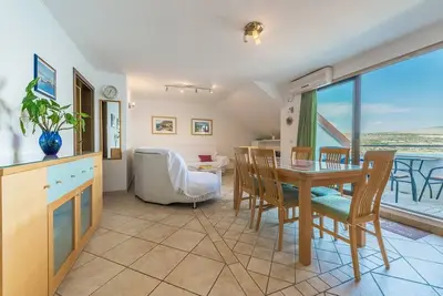 Image de Appartement de deux chambres avec la terrasse et la vue sur le mer Mastrinka, Ciovo (A-2050-c)