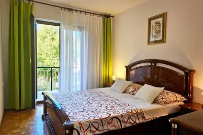 Image de Appartement de trois chambres avec le balcon Malinska, Krk (A-2390-a)
