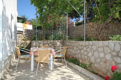Image de Appartement de deux chambres avec la terrasse Mali Losinj, Losinj (A-8090-c)