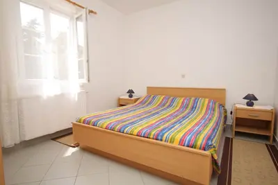 Appartement d'une chambre avec la terrasse Nerezine, Losinj (A-3451-d)
