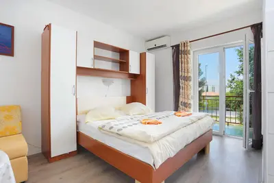 Image de Garçonnière avec le balcon et la vue sur le mer Tucepi, Makarska (As-6695-f)