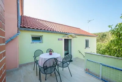 Image de Appartement d'une chambre avec la terrasse et la vue sur le mer Bozava, Dugi otok (A-8124-c)