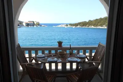 Image de Appartement d'une chambre prés de la plage Zaklopatica, Lastovo (A-8346-b)
