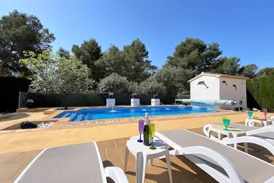 Image de Belle villa avec piscine, 3 chambres et 3 salles de bains, airco et bar piscine