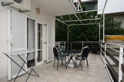 Image de Appartement d'une chambre avec la terrasse et la vue sur le mer Crikvenica (A-5553-c)