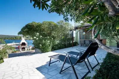 Appartement de deux chambres prés de la plage Veli Rat, Dugi otok (A-438-a)