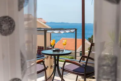 Image de Appartement d'une chambre avec la terrasse et la vue sur le mer Baie Osibova, Brac (A-12062-a)