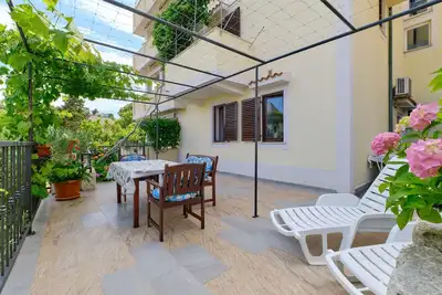 Image de Appartement de deux chambres avec la terrasse et la vue sur le mer Mali Losinj, Losinj (A-7879-a)